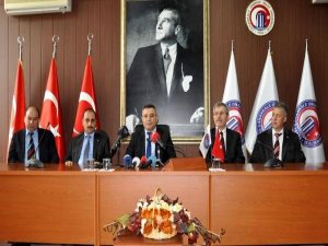 REKTÖR OLUR OLMAZ BAKIN NE SÖZÜ VERDİ