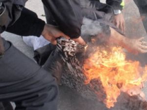 Şiddet Mağduru Kadın Kendini Yaktı!