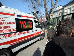 ÜNİVERSİTEDE KAVGA; 3 ÖĞRENCİ YARALANDI