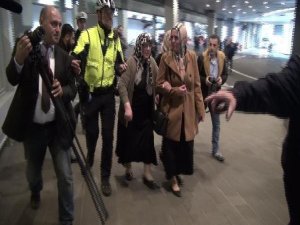 DÜŞEN UÇAKTA YAKINLARI OLAN TÜRKLER HAVALİMANINA GELDİ