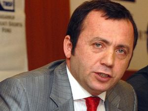 Fethi Çalık Devlet Memurluğundan Çıkarıldı