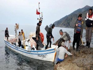 DENİZDE ERKEK CESEDİ BULUNDU