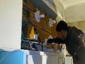 DİYARBAKIR'DA ELEKTRİK HIRSIZLIĞI YÖNTEMİ ŞOK ETTİ