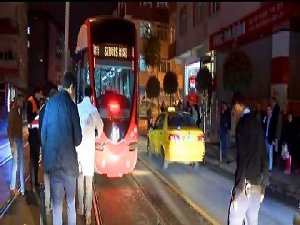 4 YAŞINDAKİ  ÇOCUK TRAMVAY ALTINDA KALARAK ÖLDÜ