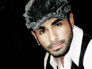 Ünlü sanatçı hastanelik oldu