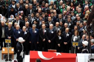 ADLİYELERDE TERÖRE TEPKİ TÖRENLERİ