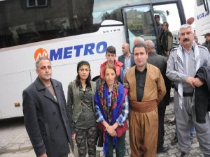 ÖCALAN'A DOĞUM GÜNÜ PARTİSİ AKINI