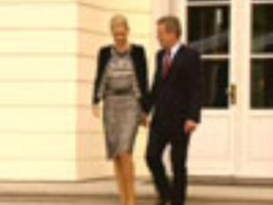 Siyaset dünyasını sarsan boşanma