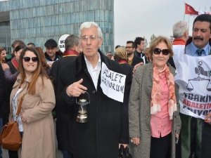 BİNLERCE AVUKAT BURSA'DA MİTİNG YAPTI