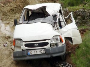 KARAYOLUNA DÜŞEN KAYA FACİASI 1 ÖLÜ