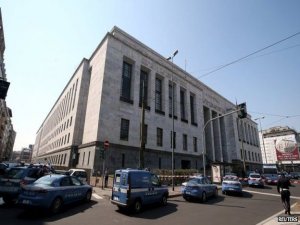 İTALYA'DA ADALET SARAYINA SALDIRI 4 ÖLÜ