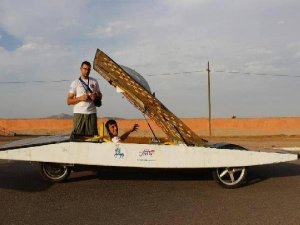 SATILIK GÜNEŞ ENERJİ YAKITLI ARABA