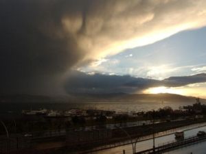 Körfez Üzerin de Oluşan Bulutlar Şaşırttı