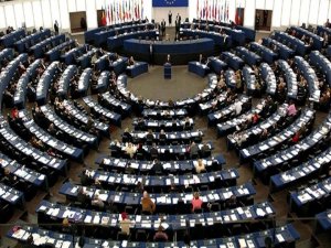 AVRUPA SOYKIRIM YASASINI KABUL ETTİ