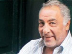 Ünlü edebiyatçı intihar etti