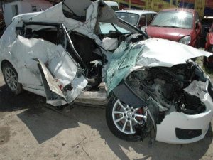 FECİ KAZADA 3 ÜNİVERSİTELİ ÖLDÜ 1 AĞIR YARALI