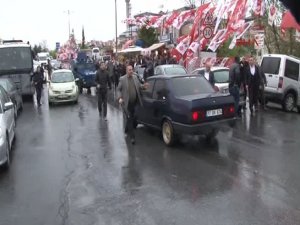 İSTANBUL'DA MHP'YE SİLAHLI SALDIRI