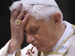 Papa Giderayak Konuştu; Bu Dünya Baştan Çıkmış