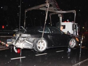 Alkollü Otomobil Yarışçısı Cadde de Kaza Yaptı