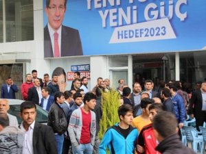 AKP SEÇİM BÜROSUNDA SİLAHLI KAVGA 1 ÖLÜ