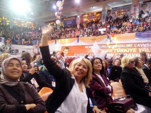 KIZLARIN KÜPELERİNE TAKAN OKUL MÜDÜRÜNDEN BİR SKANDAL DAHA