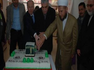 AKP'LİLER KABE'Yİ DE PASTA YAPMIŞ YEMİŞLER