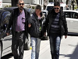 DAVUTOĞLU'NUN EŞİNİN ZİYARETİNDE SİLAHLI KİŞİ PANİĞİ