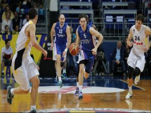ANADOLU EFES, FİNAL SERİSİNDE 1-0 ÖNE GEÇTİ