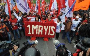 203 GÖZALTI 18 GÖSTERİCİ 8 POLİS YARALI