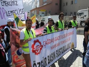 İŞTE GAZETECİYE YUMRUK SALLAYAN POLİS MÜDÜRÜ