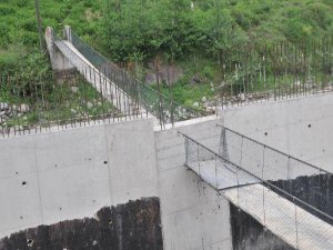 RİZE’DE FIKRA GİBİ ASMA KÖPRÜ
