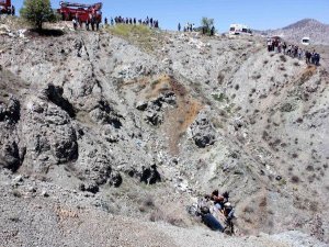 2 ÖĞRETMEN FECİ ŞEKİLDE HAYATINI KAYBETTİ