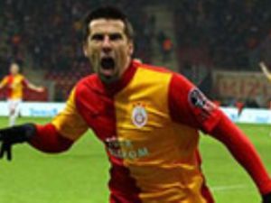 Baros Galatasaray'ın başına bela oldu