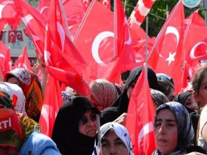 ERDOĞAN'IN MİTİNGİ SUÇÜSTÜ YAKALANDI