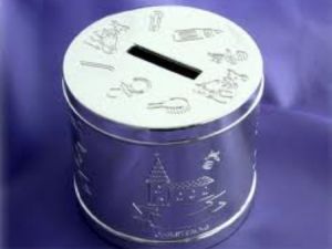 Hırsızlar artık evdeki çocuk kumbaralarına da göz dikti.