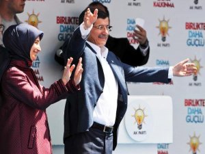 AKP KALESİNDE CHP İLE AYNI KALABALIK