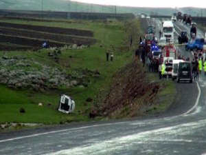 KATLİAM GİBİ KAZA 6 ÖLÜ ÇOĞU AĞIR 16 YARALI