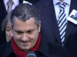 Oğlu gözyaşlarına boğuldu