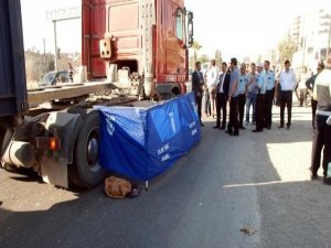 İZMİR'DE TIR DEHŞETİ:23 YAŞINDA GENÇ KIZ ÖLDÜ