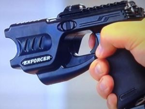 POLİS'e elektroşok tabancası