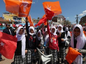 AKP'NİN İMAM HATİP LİSESİ MİTİNGİNDEN GÖRÜNTÜLER