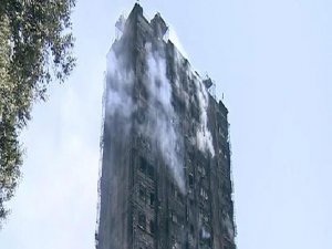 KOMŞUDA ÇIKAN YANGINDA 16 KİŞİ ÖLDÜ