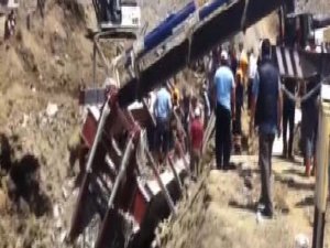 BARAJ İNŞAATI ÇÖKTÜ 6 İŞÇİ ALTINDA KALDI ŞİRKET BAKIN KİMİN ÇIKTI