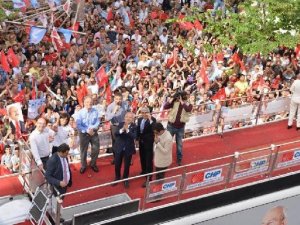 KILIÇDAROĞLU'NA ESENYURT VE AVCILAR'DA BÜYÜK İLGİ