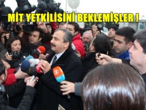 BDP'li vekiller MİT'çileri beklemiş