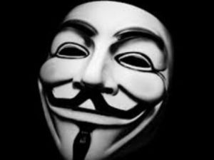 İslam düşmanı grubu hacklediler