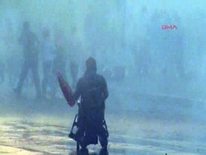 Polis Engelli Vatandaşa su sıkıyor!