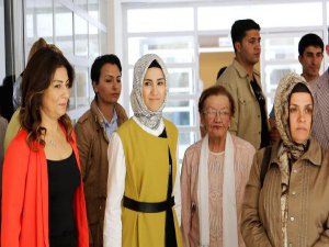 MENDERES TÜREL'DEN SÜMEYYE ERDOĞAN UYANIKLIĞI