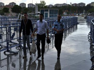 SEÇİMİN KADERİ SAYILAN İL'DE ELEKTRİK KESİLDİ