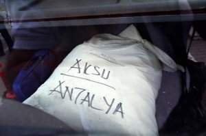 ANTALYA'DA PLAKASI SİLİK ARAÇTAN BAKIN NE ÇIKTI